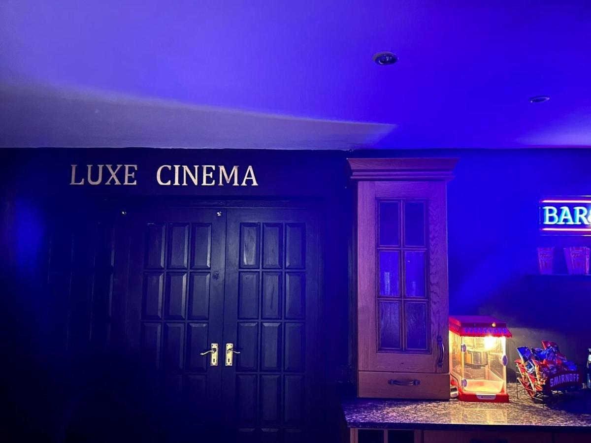 4 Bedroom House, Heathrow Airport, Luxe Inn Colnbrook Екстер'єр фото