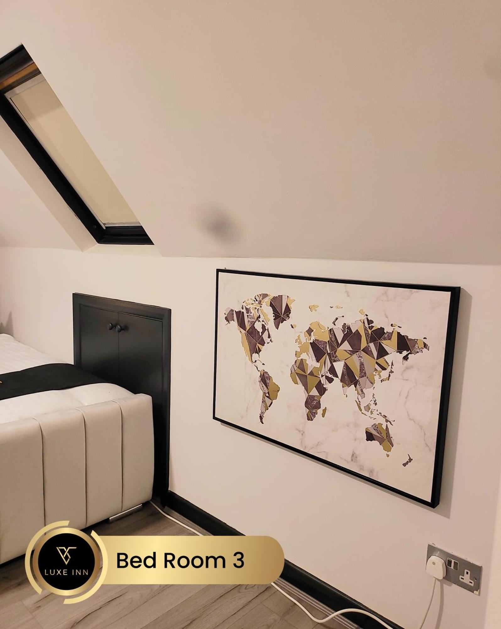 4 Bedroom House, Heathrow Airport, Luxe Inn Colnbrook Екстер'єр фото