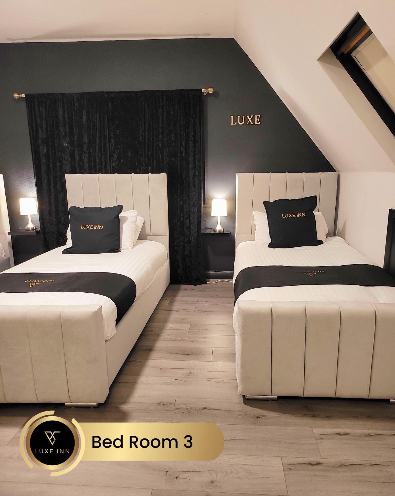 4 Bedroom House, Heathrow Airport, Luxe Inn Colnbrook Екстер'єр фото