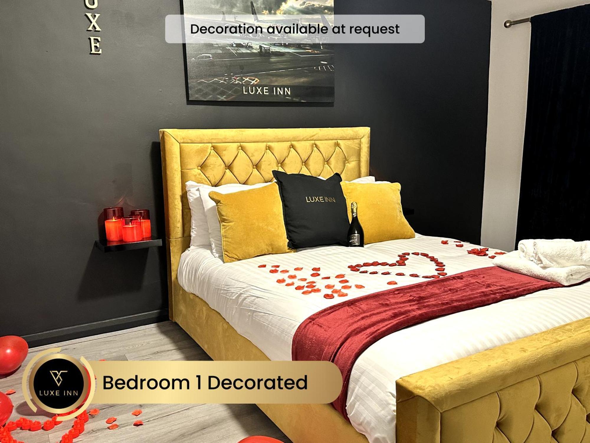4 Bedroom House, Heathrow Airport, Luxe Inn Colnbrook Екстер'єр фото