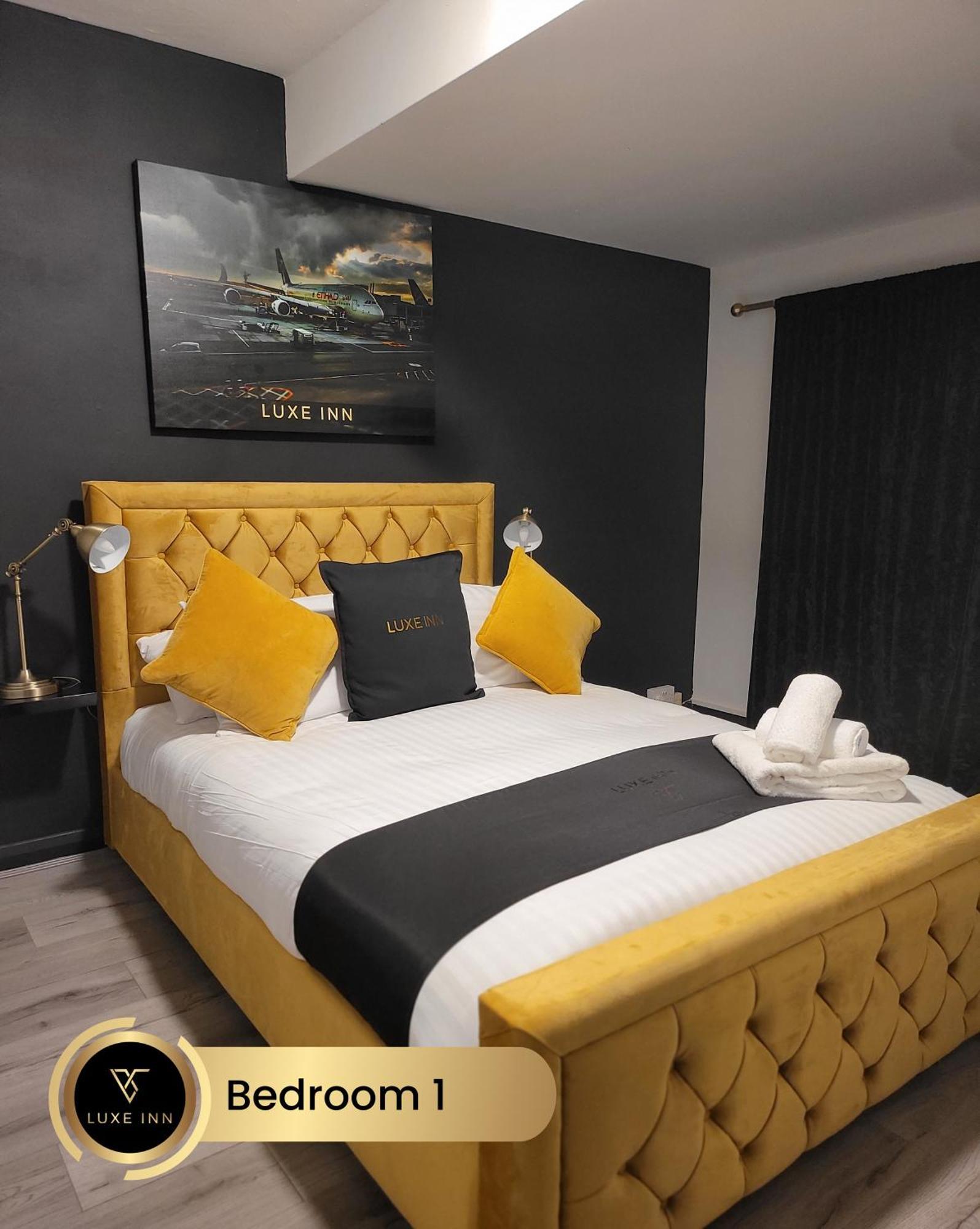 4 Bedroom House, Heathrow Airport, Luxe Inn Colnbrook Екстер'єр фото