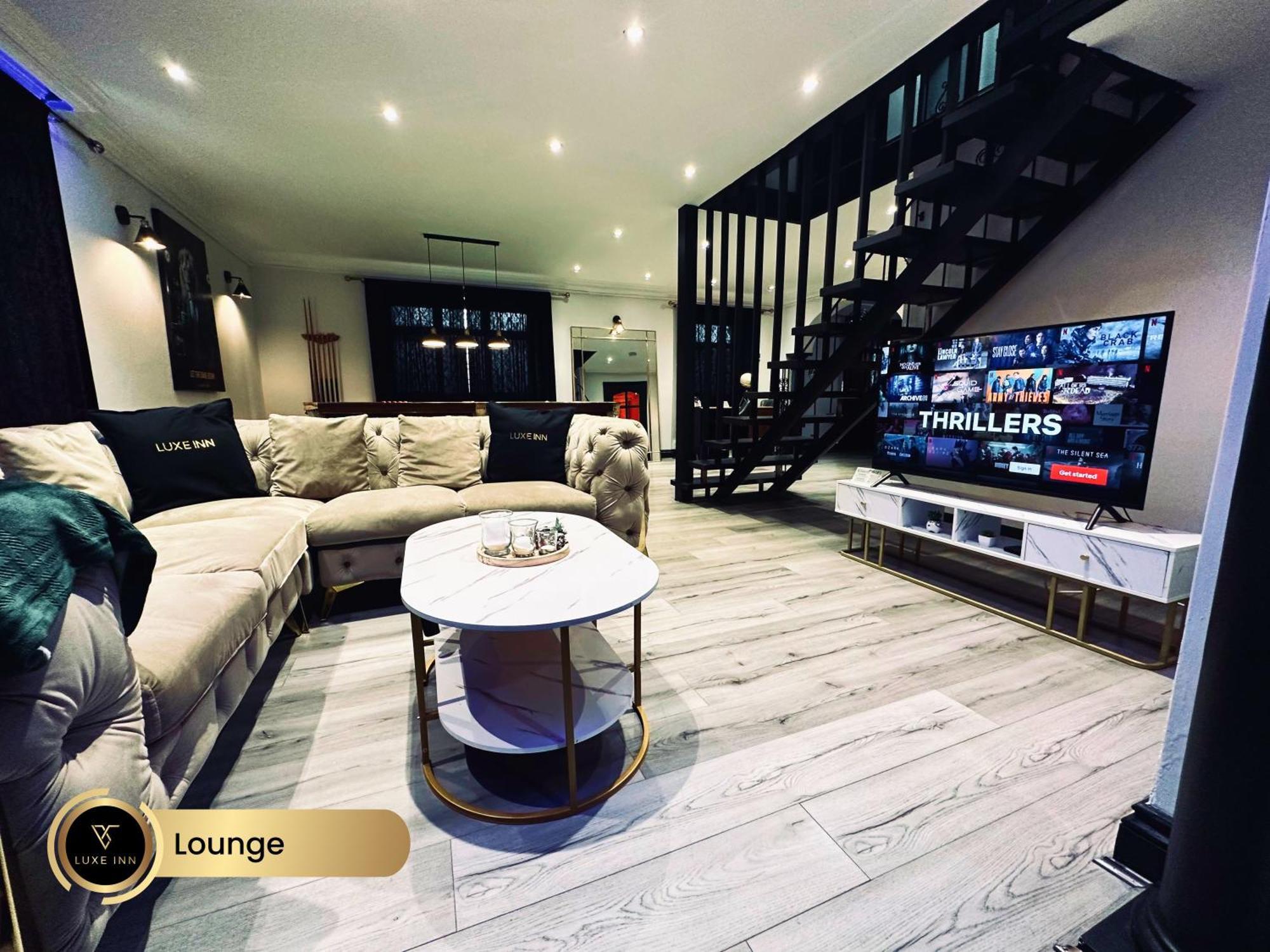 4 Bedroom House, Heathrow Airport, Luxe Inn Colnbrook Екстер'єр фото