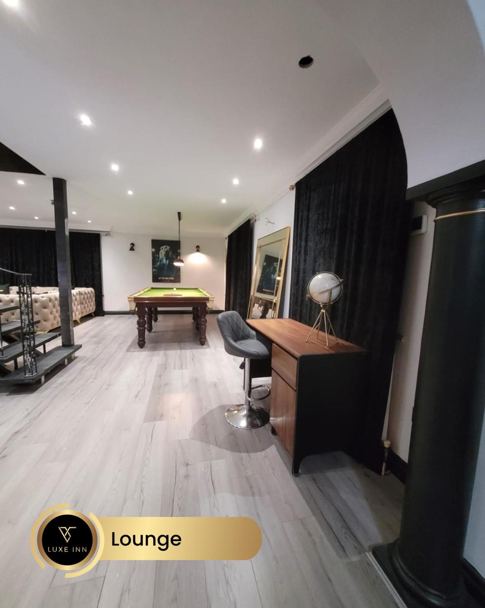 4 Bedroom House, Heathrow Airport, Luxe Inn Colnbrook Екстер'єр фото