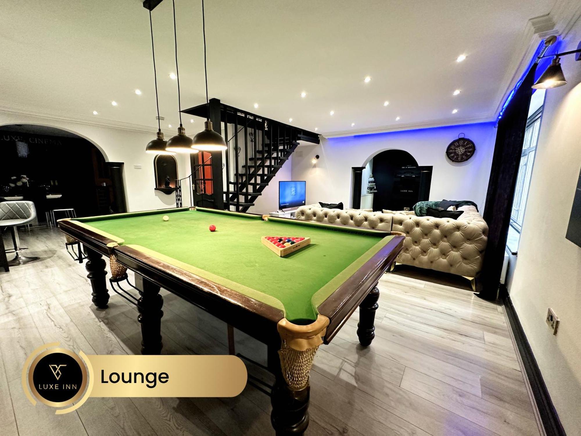 4 Bedroom House, Heathrow Airport, Luxe Inn Colnbrook Екстер'єр фото