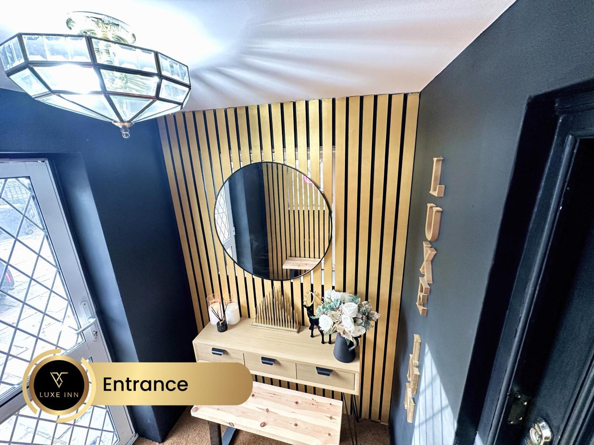 4 Bedroom House, Heathrow Airport, Luxe Inn Colnbrook Екстер'єр фото